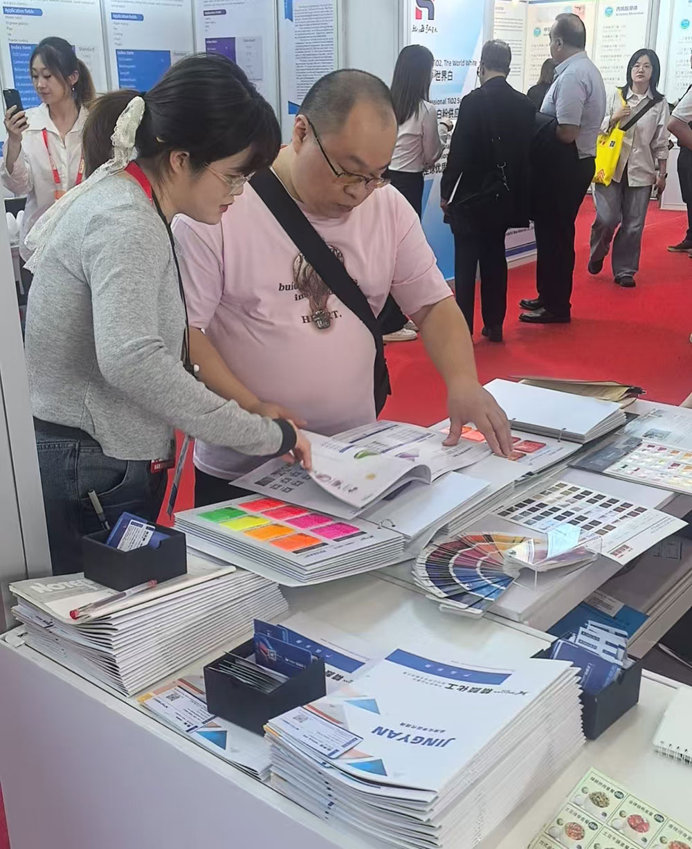 給客戶介紹我們的熱至變色顏料產品